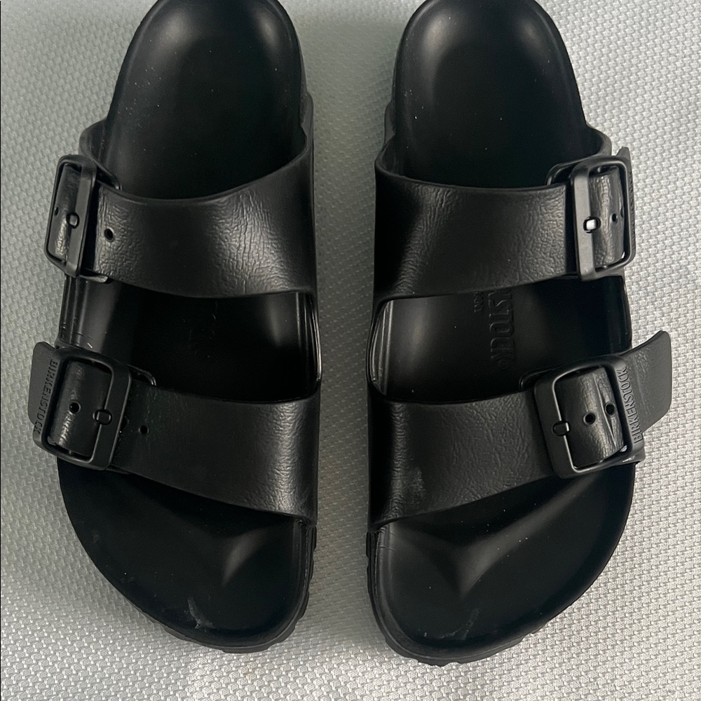 Birkenstock Black Arizona sandals. Size 37. New.